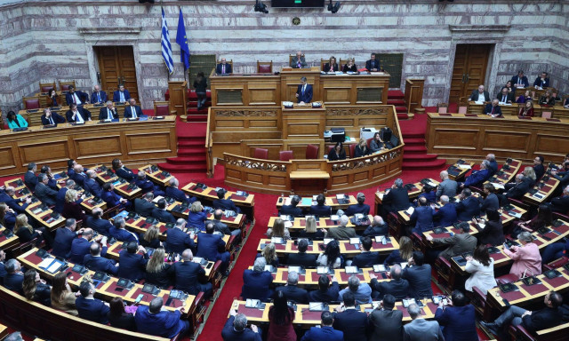 Κατατέθηκε η πρόταση δυσπιστίας κατά της κυβέρνησης - Μητσοτάκης: Συμμαχία προθύμων με το ζόρι