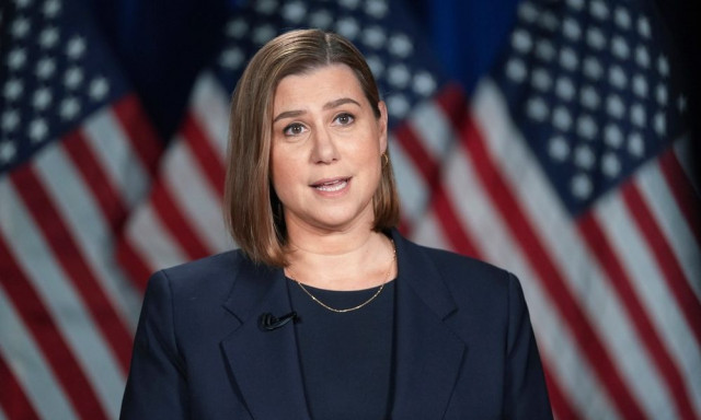 Ελίσα Σλότκιν: Ποια είναι η Δημοκρατική Γερουσιαστής που αντέκρουσε την ομιλία Τραμπ