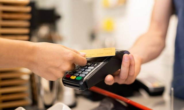 ΔΥΠΑ: Από 15 Μαρτίου η καταβολή των παροχών μέσω προπληρωμένων καρτών