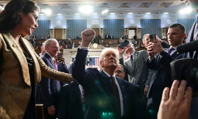 Τραμπ: Η σημαία των ΗΠΑ θα τοποθετηθεί στον Άρη και «πολύ παραπέρα»