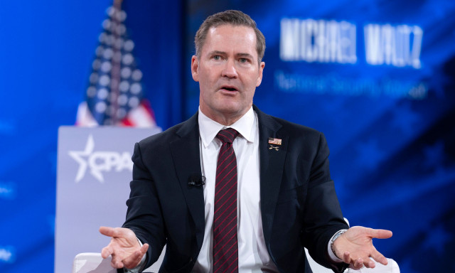 Μάικ Γουόλτς: Ποιος είναι ο σύμβουλος Εθνικής Ασφάλειας του Τραμπ που διέρρευσε απόρρητα σχέδια