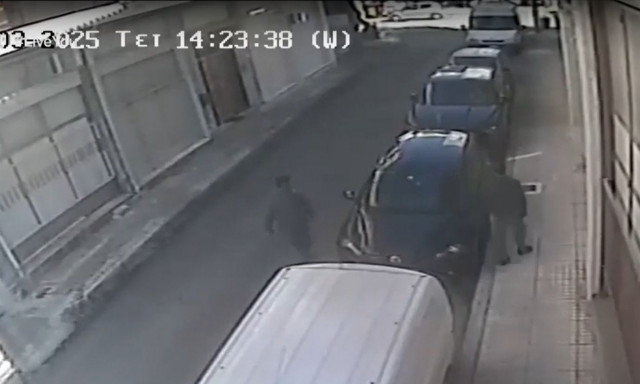 Βίντεο ντοκουμέντο: Μέσα σε 7 λεπτά άδειασαν σπίτι κακοποιοί στο Περιστέρι