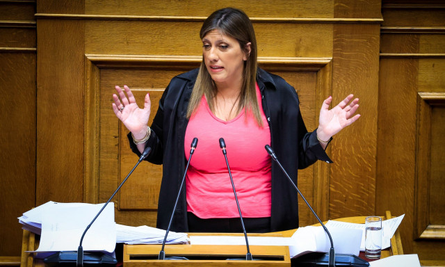 Βουλή-Πρόταση μομφής: Το βίντεο με το χυδαίο σχόλιο στην Κωνσταντοπούλου και η αντίδρασή της