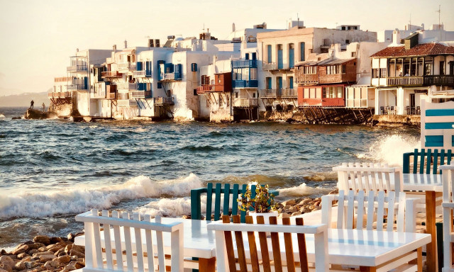 Μύκονος: Μετατρέπουν τις σκάλες στη Χώρα σε... βιτρίνες - Δείτε φωτογραφίες