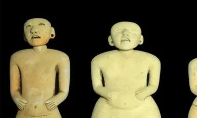 Ανακαλύφθηκαν πήλινα εδώλια 2400 ετών σε κορυφή πυραμίδας στο Ελ Σαλβαδόρ