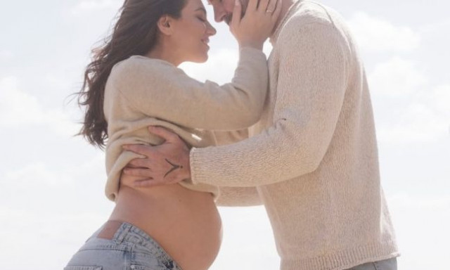 Ευρυδίκη Βαλαβάνη: Χορεύει ξέφρενα σε πάρτι στον 7ο μήνα της εγκυμοσύνης της