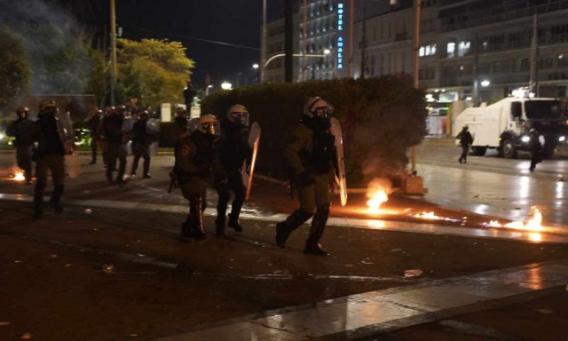 ΕΛΑΣ: 61 προσαγωγές, εκ των οποίων 7 συλλήψεις στην Αθήνα μετά το συλλαλητήριο για τα Τέμπη