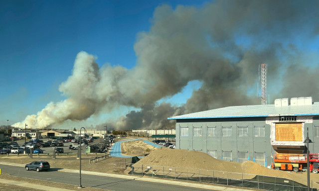 ΗΠΑ: Μεγάλες πυρκαγιές στο Λονγκ Άιλαντ της Νέας Υόρκης - Απειλούνται εργοστάσια και σπίτια