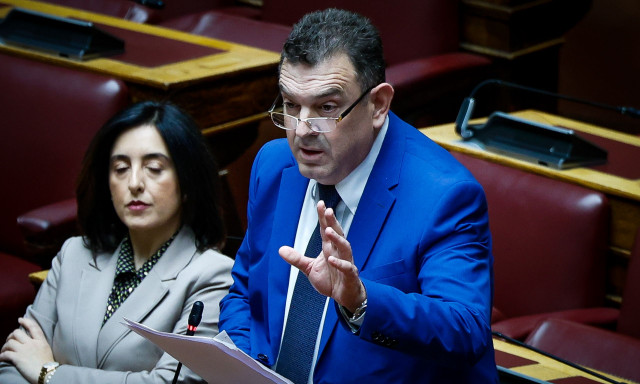 Εθνική Πινακοθήκη: «Παράνομη η κράτησή του», λέει η σύζυγος του βουλευτή της «Νίκης»