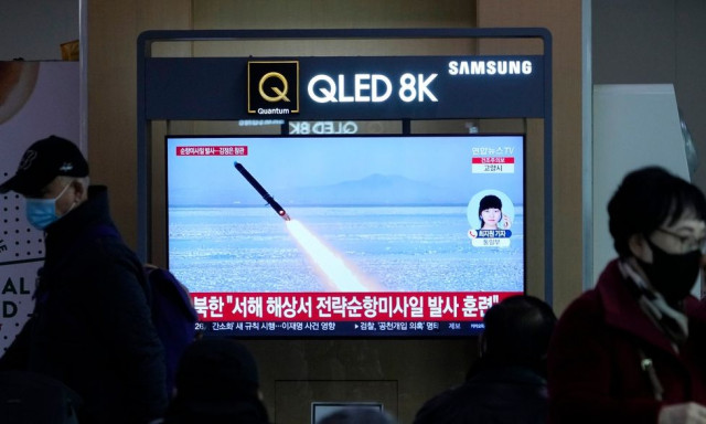 Βόρεια Κορέα: εκτοξεύει «βαλλιστικούς πυραύλους άγνωστου τύπου»