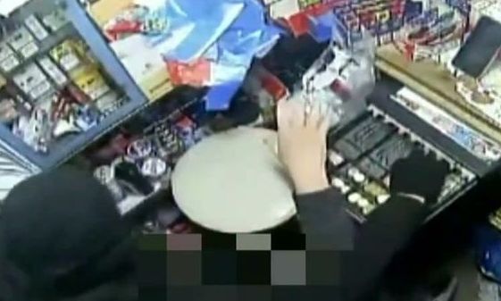 Ρόδος: Κουκουλοφόροι χτυπούν αλύπητα υπάλληλο περιπτέρου για να τον ληστέψουν