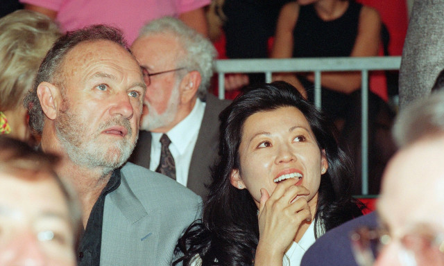 Τζιν Χάκμαν: Γεμάτος «κενά» ο θάνατος του σταρ και της συζύγου του - Γιατί ψάχνουν στα κινητά του