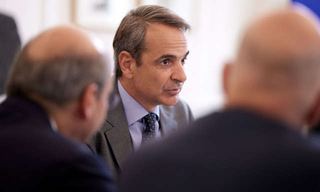 Ανασχηματισμός: Ο «επιτελάρχης» Χατζηδάκης, η ηλεκτρική καρέκλα του Μεταφορών και οι μετακινήσεις