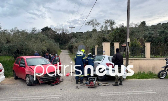 Πύργος: Αυτοκίνητο εμβόλισε ΙΧ και έπεσε πάνω σε μάντρα - Τρεις τραυματίες