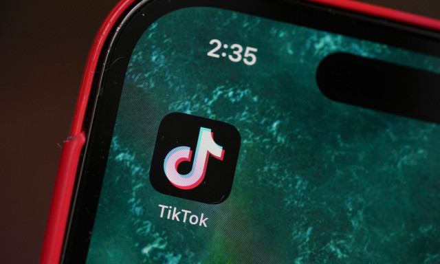 TikTok: Νέα λειτουργία για την προστασία των εφήβων – Πώς θα τους επιτηρούν οι γονείς