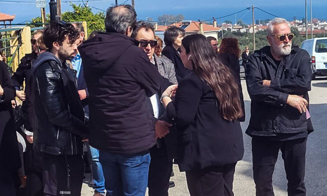 Καίτη Κωνσταντίνου: Ηθοποιοί και φίλοι βρέθηκαν στο τελευταίο αντίο