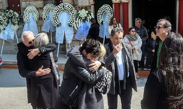 Καίτη Κωνσταντίνου: Η τελευταία της επιθυμία - Λύγισαν φίλοι και συγγενείς στην κηδεία της