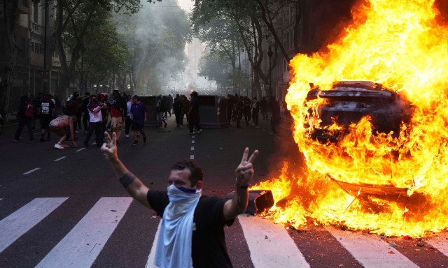 Αργεντινή: Διαδηλωτές συγκρούονται με αστυνομικούς