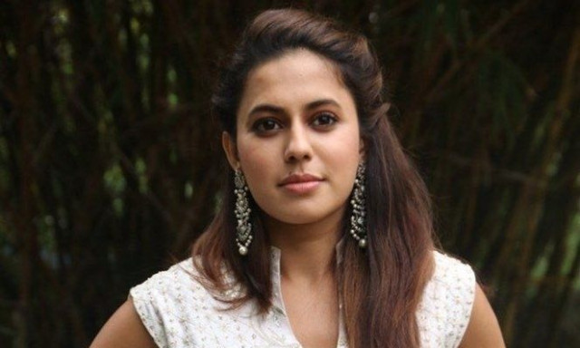 Ινδία: Διάσημη ηθοποιός λαθρέμπορος χρυσού: Φόρεσε 12 ράβδους  - 27 ταξίδια στο Ντουμπάι σε 6 μήνες