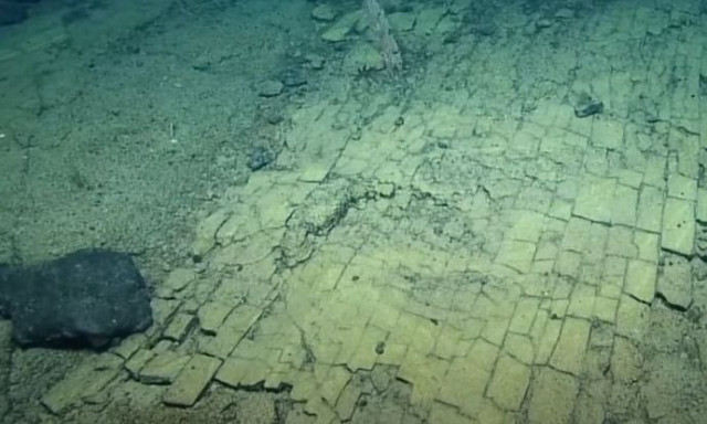Απόκοσμη ανακάλυψη: Ο «κίτρινος δρόμος από τούβλα» στον πυθμένα του Ειρηνικού Ωκεανού