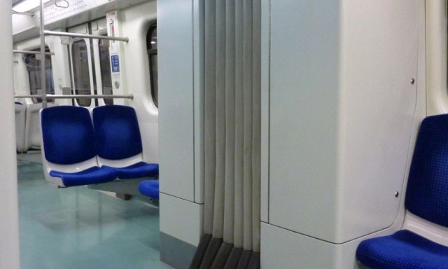 Τι μικρόβια κρύβει τελικά το Mετρό: Βιολόγος πήρε δείγμα και το έβαλε στο μικροσκόπιο