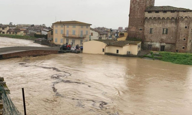 Ιταλία: «Κόκκινος συναγερμός» σε Τοσκάνη και Εμίλια Ρομάνια λόγω της κακοκαιρίας