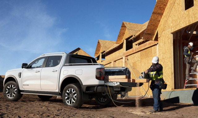 Ford: Η πόρτα της καρότσας του νέου Ranger PHEV είναι πολυεργαλείο