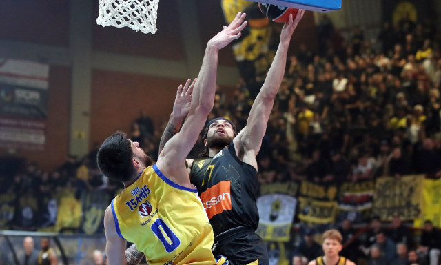 Greek Basketball League: «Κλείδωσε» 3η θέση η ΑΕΚ, νίκη και για ΠΑΟΚ