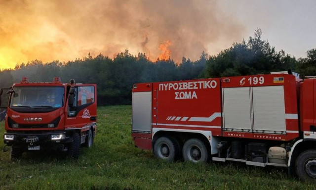 Ζάκυνθος: Υπό έλεγχο η φωτιά που ξέσπασε στο Κοιλιώμενο