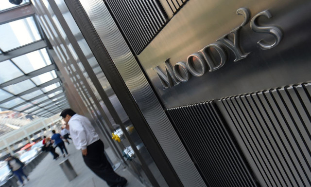 Το σταυρόλεξο της αναβάθμισης από τον οίκο Moody's - Τι σημαίνει για την πραγματική οικονομία