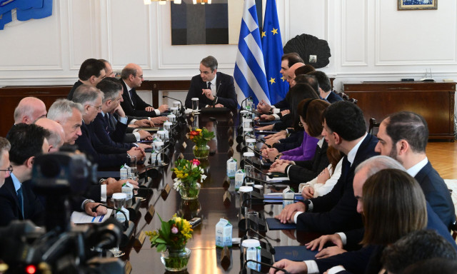 Πρεμιέρα για τη νέα κυβέρνηση: Οι μπλε φάκελοι, τα στοιχήματα, οι στόχοι και το μήνυμα Μητσοτάκη