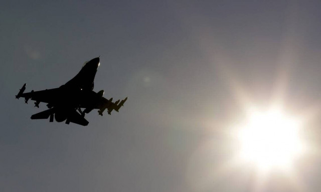 Mαχητικό αεροσκάφος του κινεζικού πολεμικού ναυτικού συνετρίβη κατά τη διάρκεια άσκησης