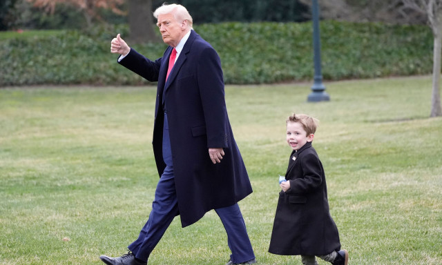 Ντόναλντ Τραμπ: Viral το παιχνίδι του Αμερικανού προέδρου με τον γιο του Έλον Μασκ