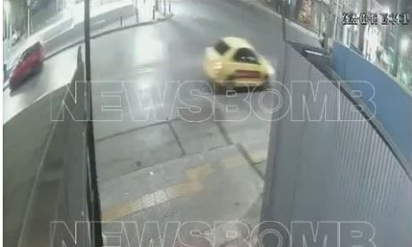 Τροχαίο στο Περιστέρι: Βίντεο ντοκουμέντο από τη σφοδρή σύγκρουση του ΙΧ με το ταξί