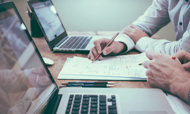 Νέοι μισθοί από 1η Απριλίου σε Δημόσιο και ιδιωτικό τομέα - Τα ποσά με παραδείγματα