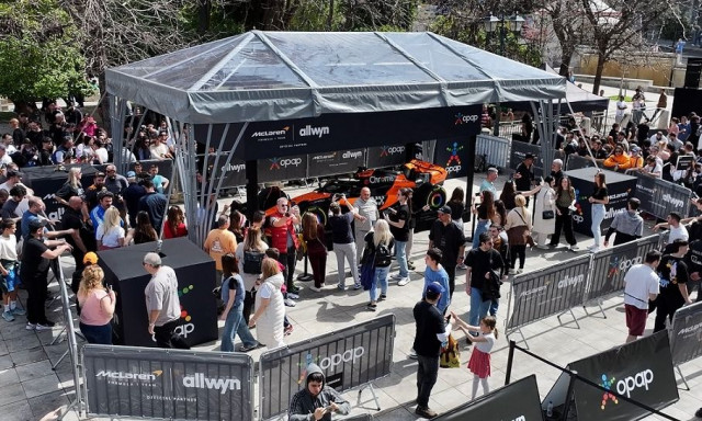 Ζήσαμε την απόλυτη εμπειρία Formula 1 στην Αθήνα – Κοσμοσυρροή σε OPAP Arena και Σύνταγμα