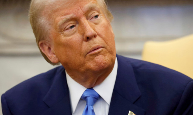 Ο Τραμπ προειδοποιεί το Ιράν για τις συνέπειες μετά την επίθεση των Χούθι