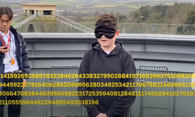 Δεκάχρονος κατάφερε να θυμηθεί 280 ψηφία του αριθμού «π» μέσα σε ένα λεπτό - Μπήκε στα ρεκόρ Γκίνες