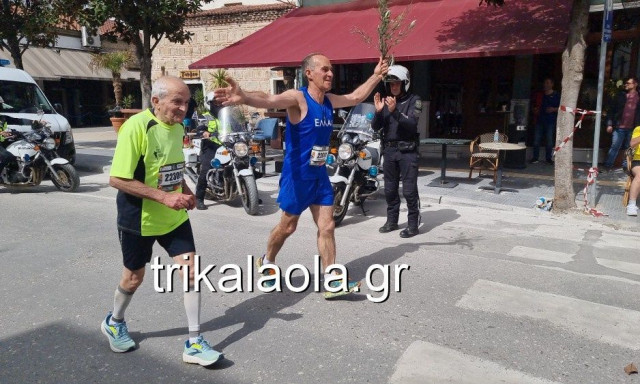 Ηλικιωμένος «φαινόμενο» τερμάτισε στον ημιμαραθώνιο Καλαμπάκα- Τρίκαλα