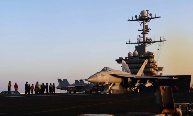 Οι Χούθι εξαπέλυσαν νέα επίθεση στο αεροπλανοφόρο USS Harry Truman των ΗΠΑ