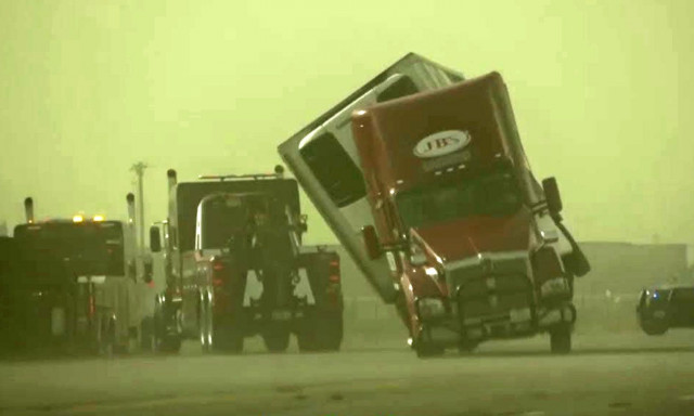 Ακόμη και τα φορτηγά γονατίζουν στα πολλά μποφόρ