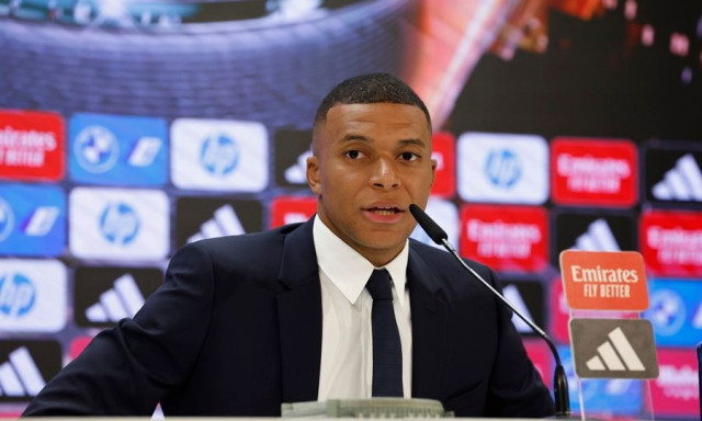 Ο Εμπαπέ πήρε θέση: «Μη μιλούν για οικογένειες, ξεπεράστηκαν τα όρια»