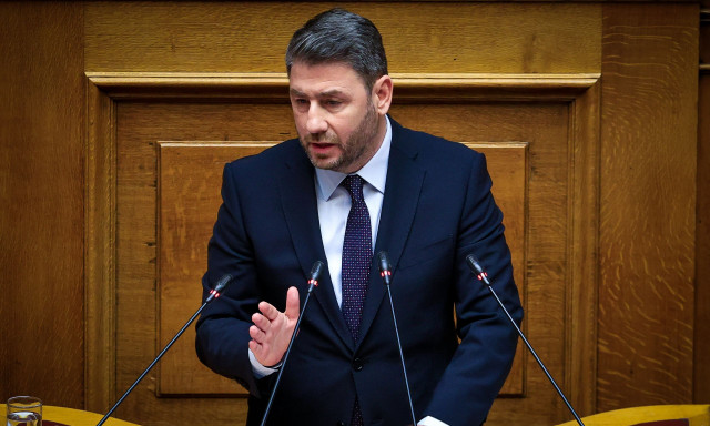 Ανδρουλάκης: «Δολοφονείτε κάθε μέρα την αλήθεια, είστε μνημείο αναξιοπιστίας»