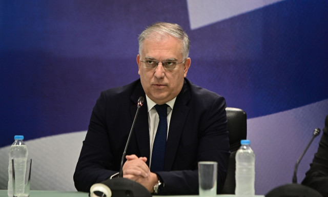 Θεοδωρικάκος: «Να σταματήσει η ωμή κοροϊδία με τις παραπλανητικές προσφορές»