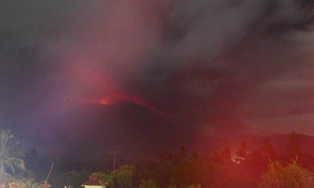 Εξερράγη ηφαίστειο στην Ινδονησία - Οι στάχτες του εκτοξεύτηκαν σε ύψος 8.000 μέτρων