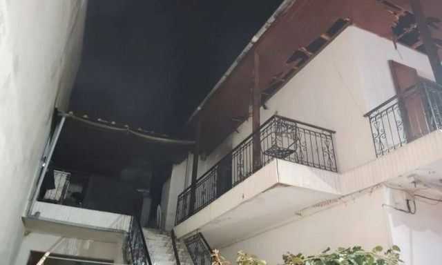 Πυρκαγιά σε μονοκατοικία στην Πάτρα - Σοβαρές υλικές ζημιές