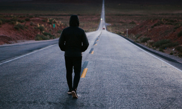 Γιατί το περπάτημα μας βοηθά να σκεφτόμαστε