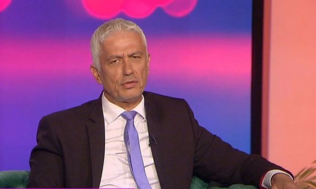 Γιώργος Καλλιακμάνης: «Το ταξί που δούλεψα ήταν πανεπιστήμιο» - Η στιγμή που τράβηξε όπλο