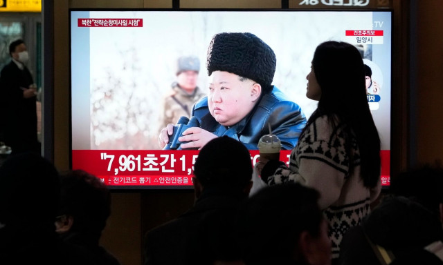 Βόρεια Κορέα: O Κιμ Γιονγκ Ουν επέβλεψε τη δοκιμή αντιαεροπορικού πυραυλικού συστήματος