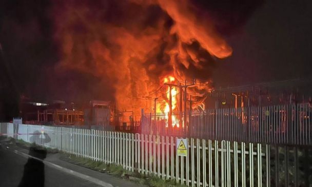 Ταλαιπωρία για χιλιάδες επιβάτες παγκοσμίως: Αεροπλάνα αλλάζουν πορεία μετά το κλείσιμο του Χίθροου